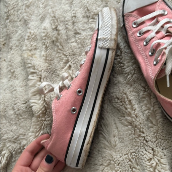 Pink converse - Picture 2 of 3